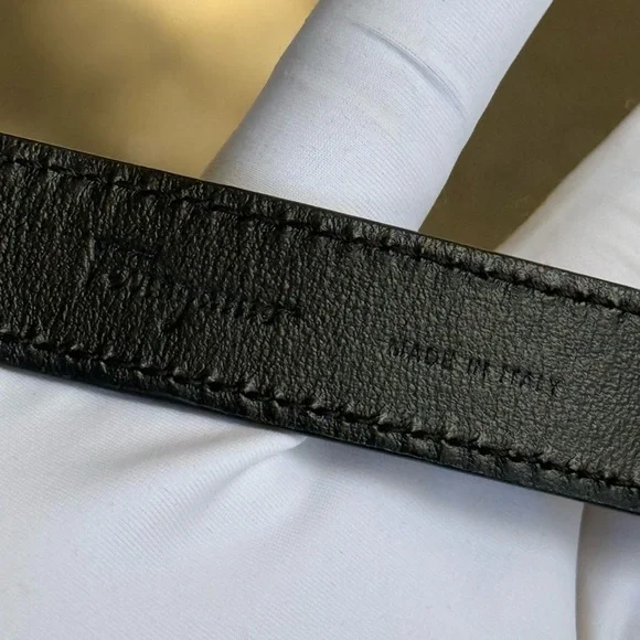 NWOT SALVATORE FERRAGAMO Unisex Black Leather Bracelet Gold Tone Monogram Italy NWOT SALVATORE FERRAGAMO Unisex Black Leather Bracelet Gold  main image 4